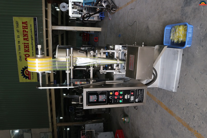 Máy đóng gói hạt hút ẩm 4 máy đóng gói hạt hút ẩm tại Anpha Tech