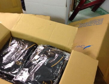 Cách gói hàng quần áo gửi bưu điện