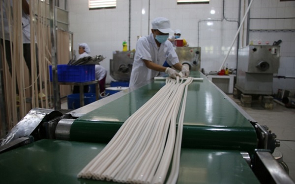Quy Trình Sản Xuất Ống Hút Gạo Thân Thiện Với Môi Trường 7 Bước 3 - Tạo hình ống hút bằng máy đùn