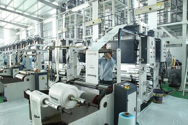 Quy Trình Sản Xuất Túi Ni Lông 9 Bước 4: In ấn thông tin lên màng