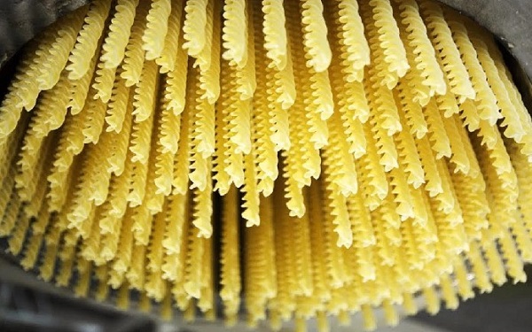 Bước 3 - Ép tạo hình