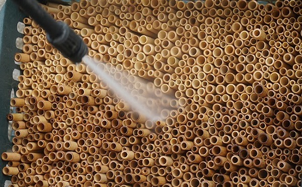 Quy Trình Sản Xuất Ống Hút Tre Từ Nguyên Liệu Đến Sản Phẩm 7 Bước 5: Vệ sinh và khử trùng