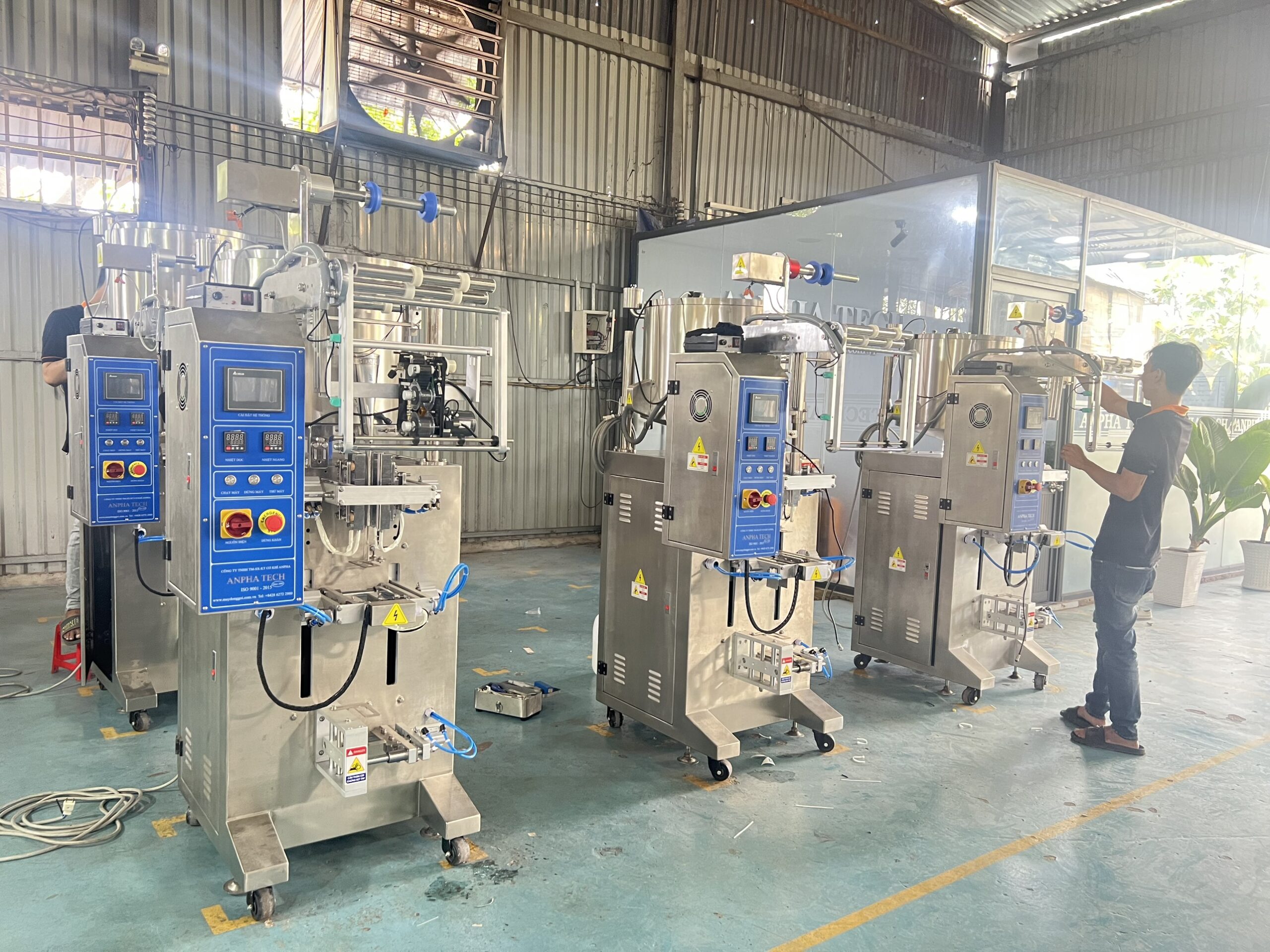 Quy trình vệ sinh và bảo dưỡng máy chiết rót định kỳ giúp máy vận hành ổn định, hạn chế lỗi vặt